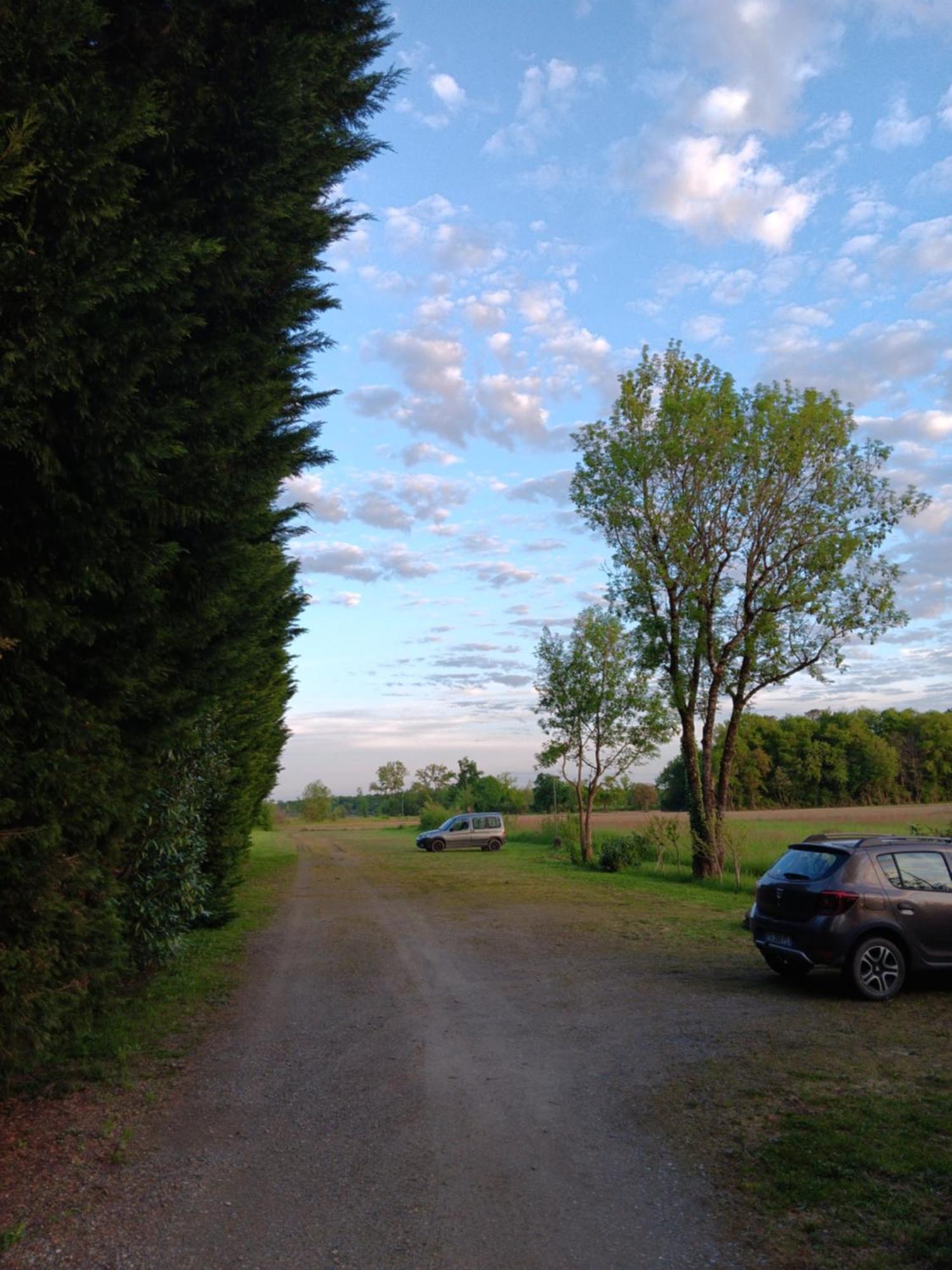 Gite Au Moulin Du Comte Bourrouillan Exterior foto